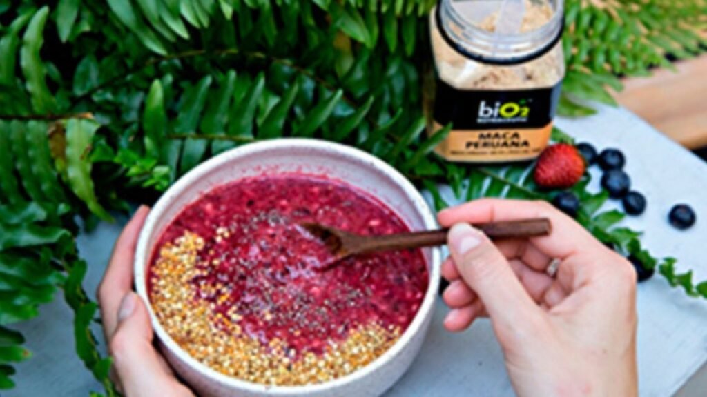 Mingau de Maca com Chia e Frutas Vermelhas